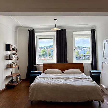 Altbauwohnung Mit Privater Laube - Blick Auf Dom & Altstadt *